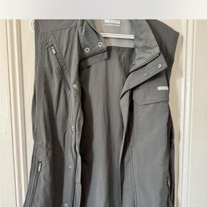 Columbia Lightweight Men’s Grey Sleeveless Vest